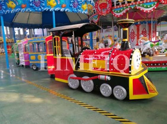 Trackless train