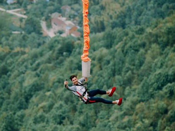 High Bungee Jumping