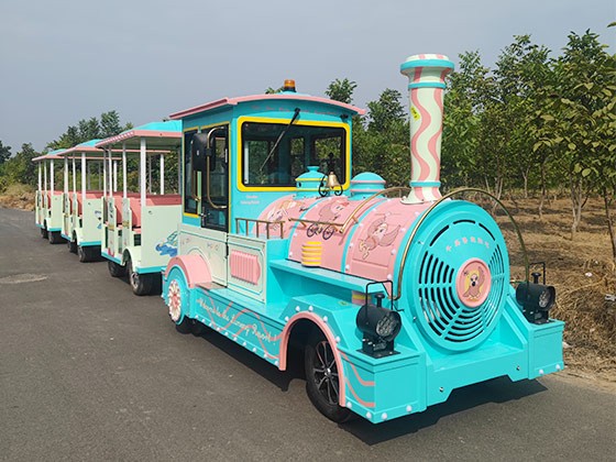 Trackless train