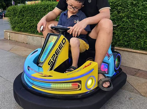 Fog & Bubble Parent-Child Rotating Bumper Car